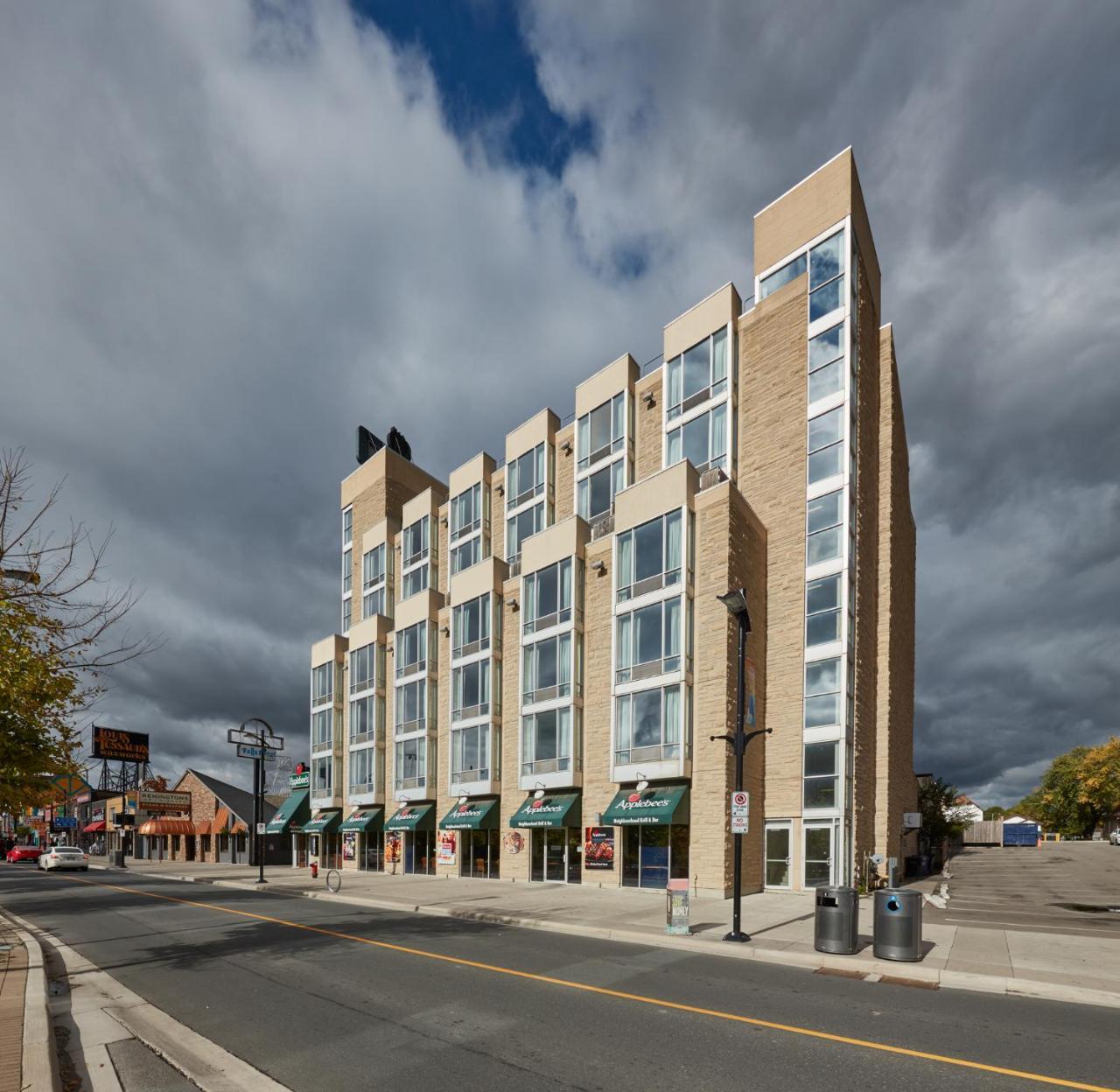 The Falls Hotel & Inn Niagara Falls Exterior photo